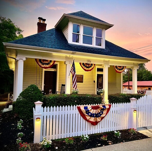 Primary Photo Of 206 Bridge St, Franklin Office For Lease