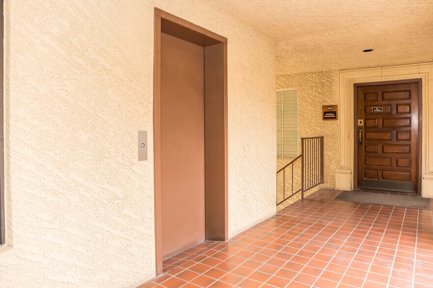 More Photos Of 701 W Southern Ave, Mesa Office For Lease