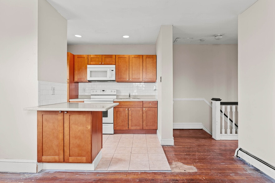 More Photos Of 8517 Lansdowne Ave, Upper Darby Township Storefront Retail Residential For Sale