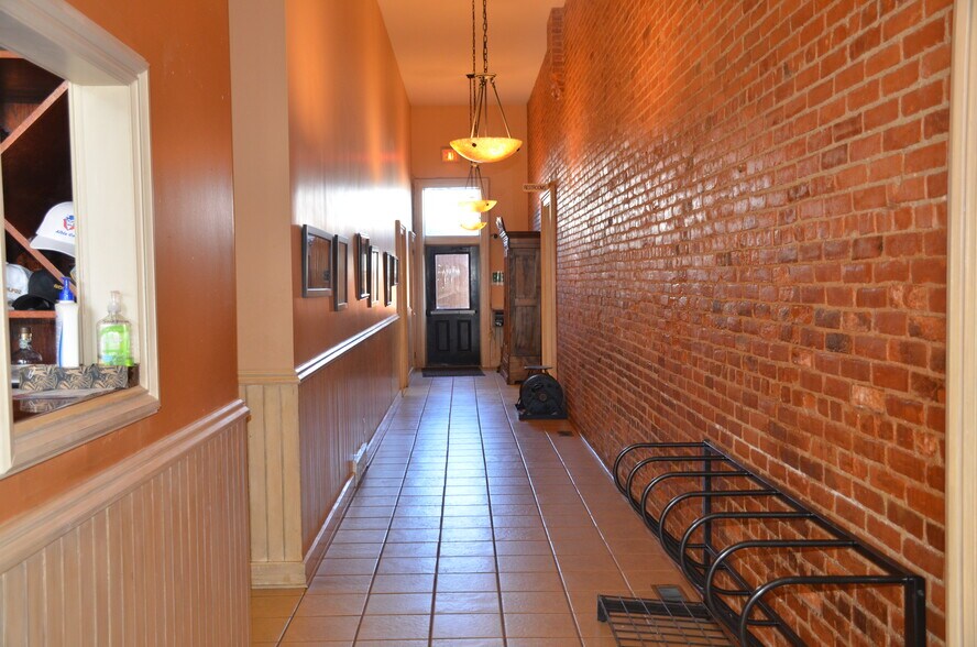 More Photos Of 11 Benton Ave E, Albia Restaurant For Sale
