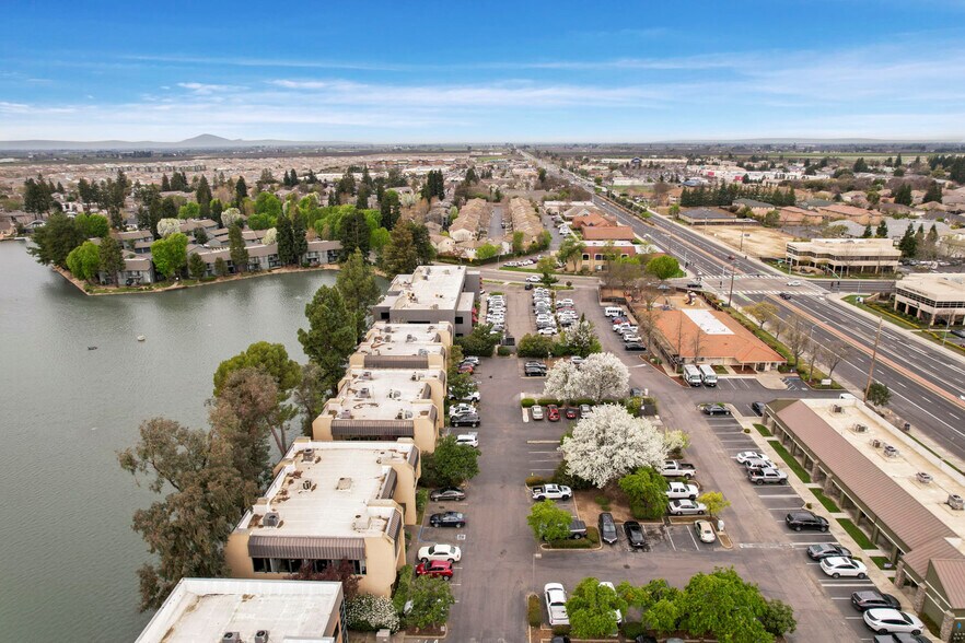 More Photos Of 1820 W Kettleman Ln, Lodi Office For Sale