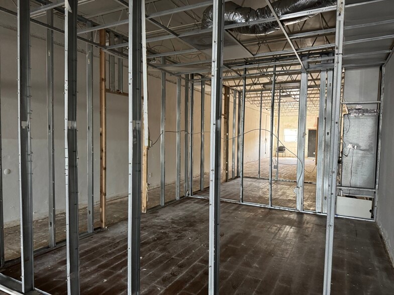 More Photos Of 2328 Hollywood Blvd, Hollywood Freestanding For Lease