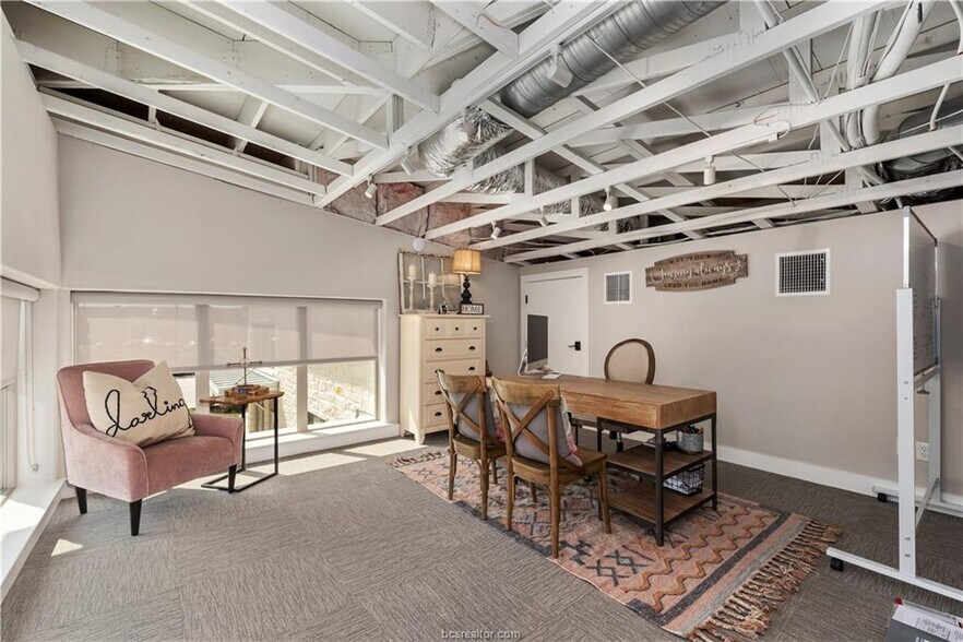 More Photos Of 1645 Greens Prairie Rd W, College Station Office For Sale