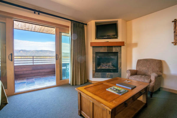 More Photos Of 41 Lakeshore Dr, Sagle Hotel For Sale