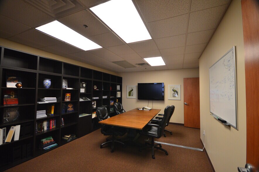 More Photos Of 2222 W Parkside Ln, Phoenix Research And Development For Sale