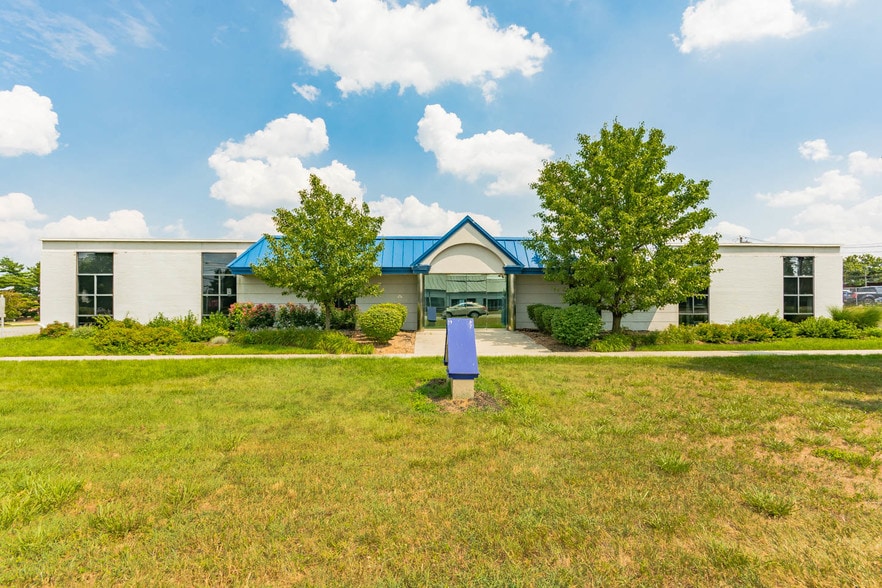 More Photos Of 528 Fellowship Rd, Mount Laurel Light Distribution For Lease