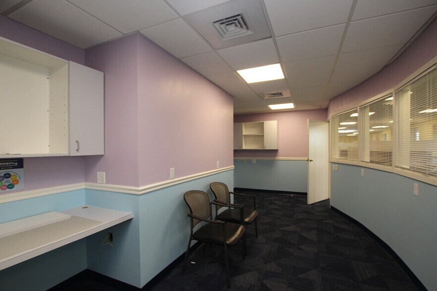 More Photos Of 60 Westwood Ave, Waterbury Medical For Lease