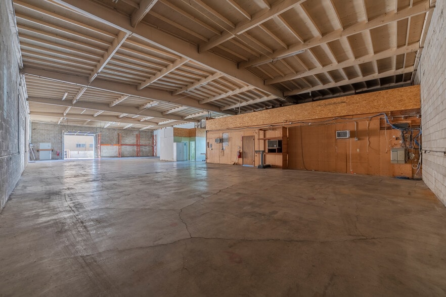 Primary Photo Of 440 N Marine Ave, Wilmington Warehouse For Lease