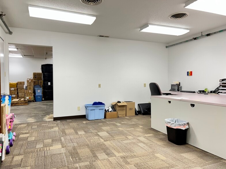 More Photos Of 1025 4 Bottle Dr, Valley City Industrial For Lease