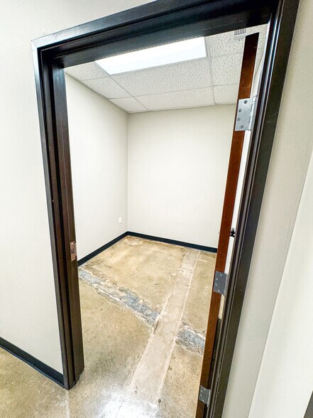 More Photos Of 2700 Pecan St W, Pflugerville Storefront For Lease