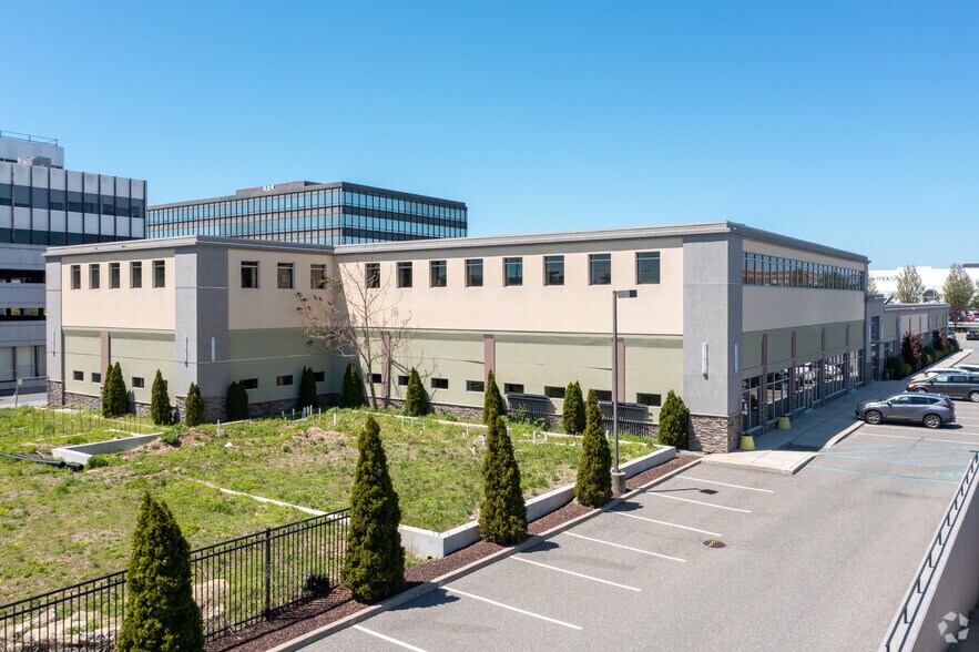 More Photos Of 623 Stewart Ave, Garden City Office For Lease