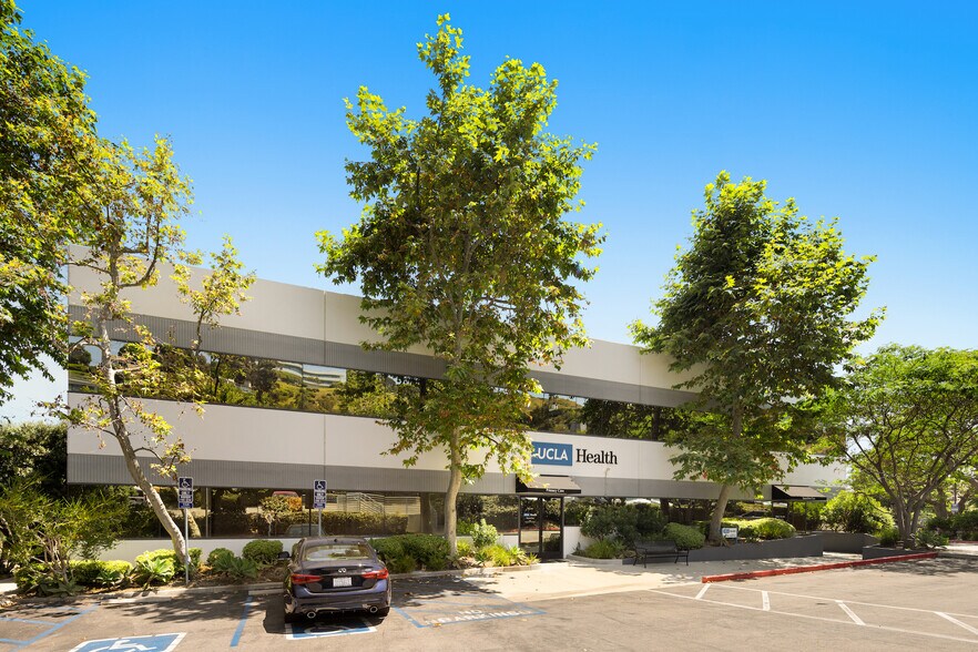 More Photos Of 23805 Stuart Ranch Rd, Malibu Business Park For Lease