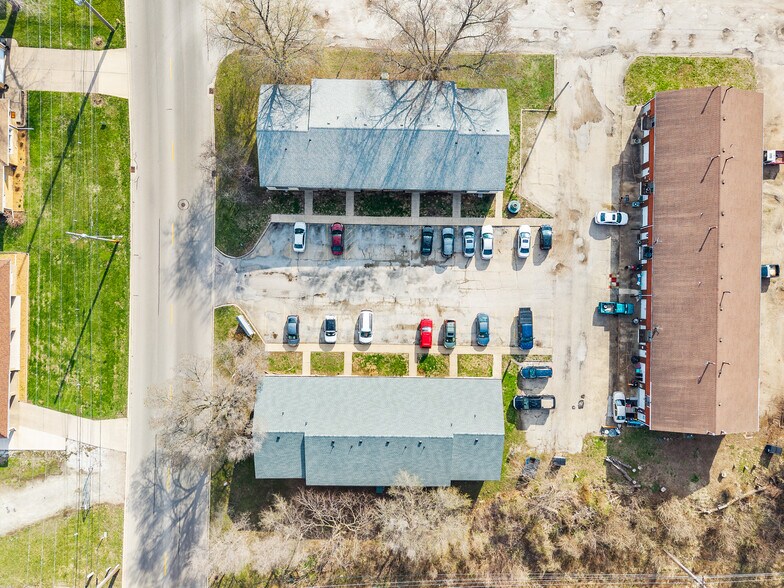 More Photos Of 1902 Sheridan Rd, Pekin Apartments For Sale