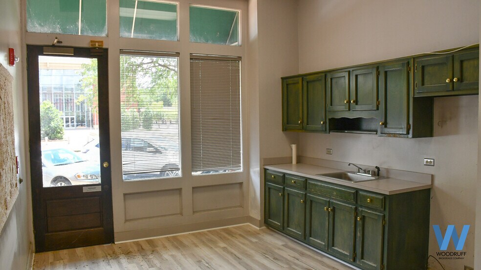 More Photos Of 1000 Broadway, Columbus Apartments For Lease