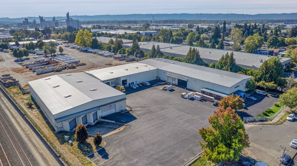 More Photos Of 1701 W 31st St, Vancouver Warehouse For Lease