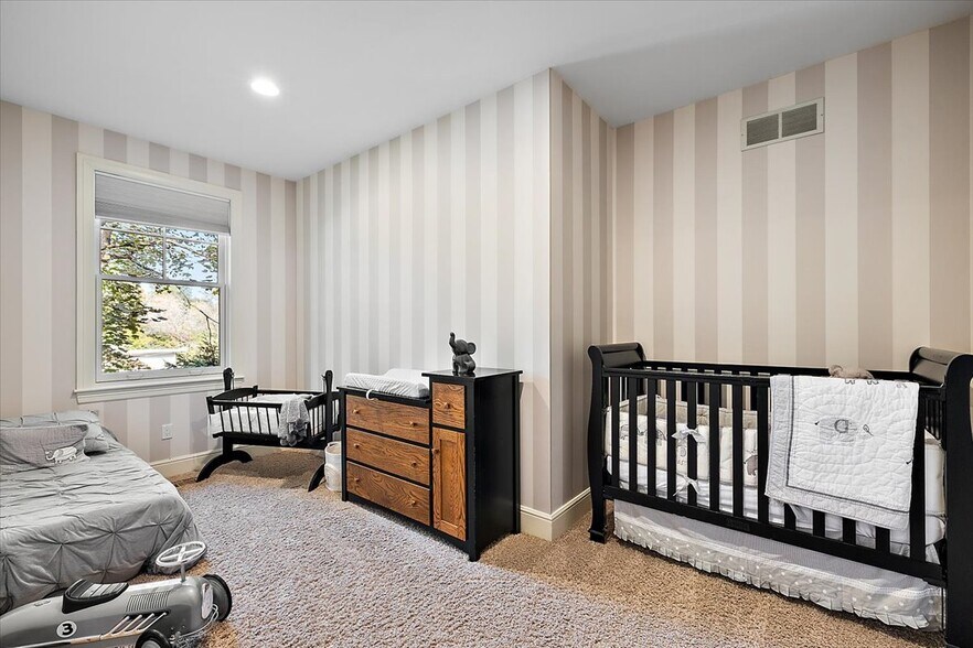 More Photos Of 1330 Oxford Rd, Bloomfield Hills Specialty For Sale