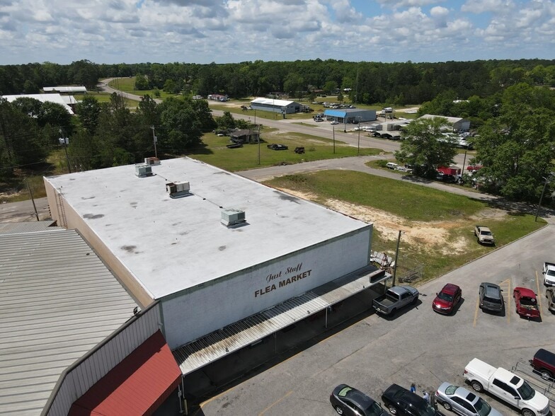 More Photos Of 905 E Cummings Ave, Opp General Retail For Sale