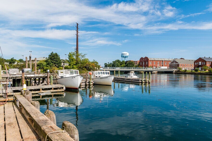 More Photos Of 10 Walker St, Kittery Loft Creative Space For Lease