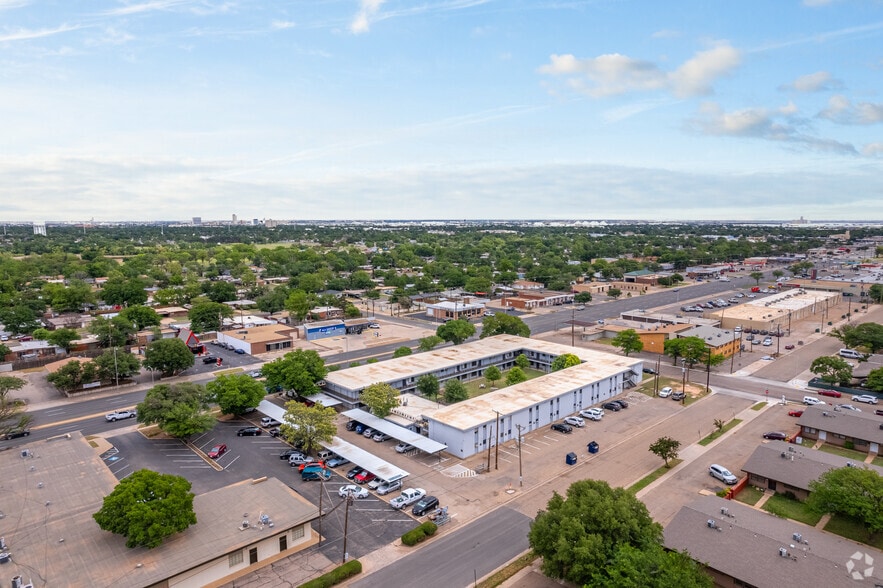 More Photos Of 2301 50th St, Lubbock Apartments For Sale