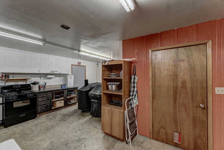 More Photos Of 1116 N 5th St, Custer Trailer Camper Park For Sale