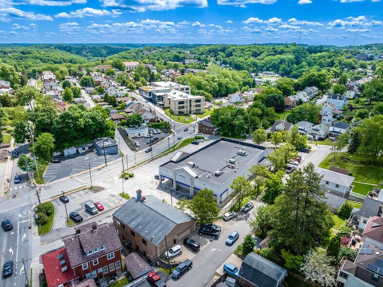 More Photos Of 513 Perry Hwy, Pittsburgh Drugstore For Sale