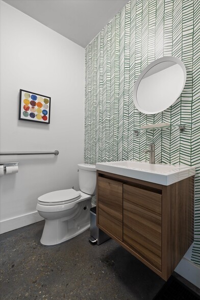 More Photos Of 525 Cherokee Blvd, Chattanooga Office For Lease