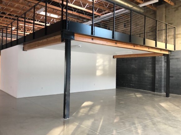 More Photos Of 6050-6056 W Jefferson Blvd, Los Angeles Loft Creative Space For Lease