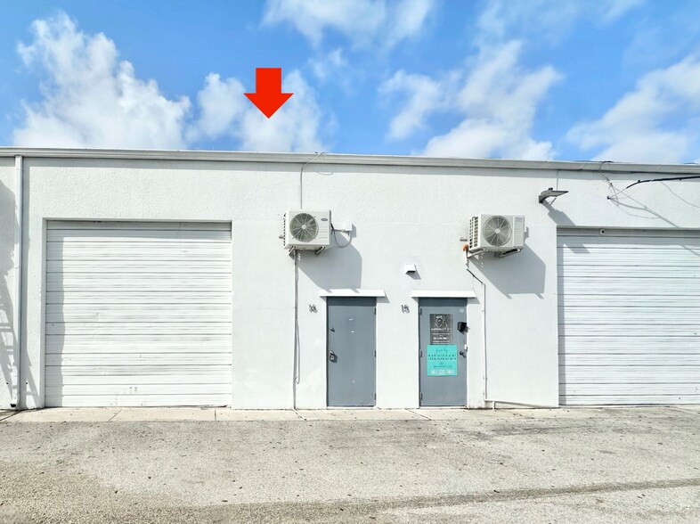 More Photos Of 1109 Okeechobee Rd, West Palm Beach Flex For Lease