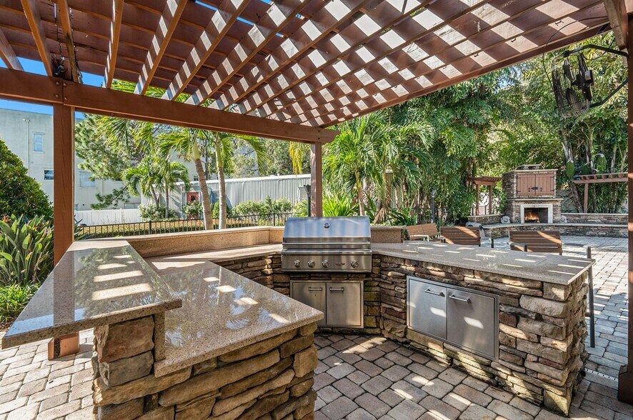 More Photos Of 5701 S Macdill Ave, Tampa Medical For Sale