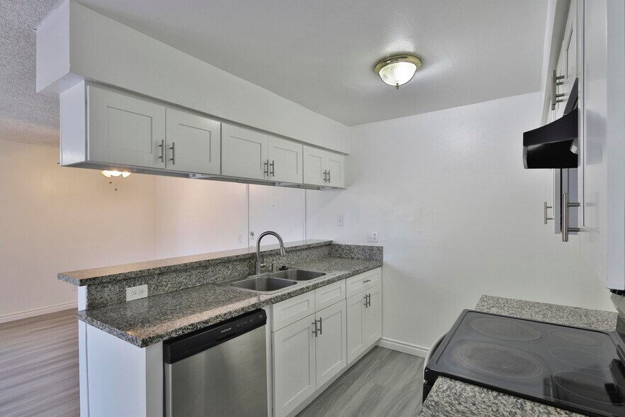 More Photos Of 13266 Foothill Blvd, Sylmar Apartments For Sale