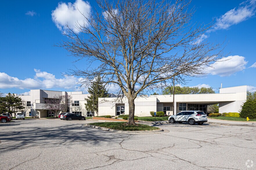 More Photos Of 801 N Mur-Len Rd, Olathe Medical For Lease