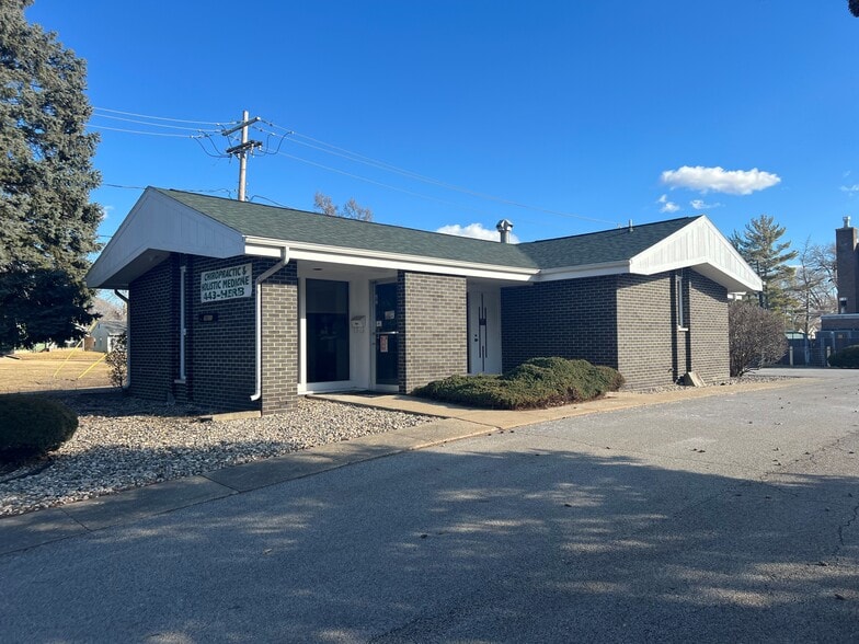 Primary Photo Of 1012 W Fairchild St, Danville Office For Sale