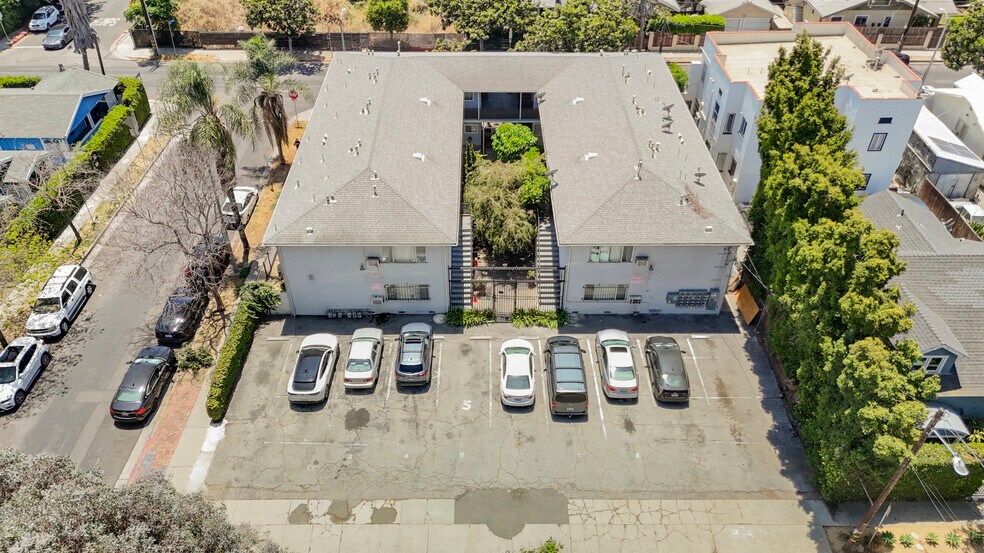 More Photos Of 6705 De Longpre Ave, Los Angeles Apartments For Sale