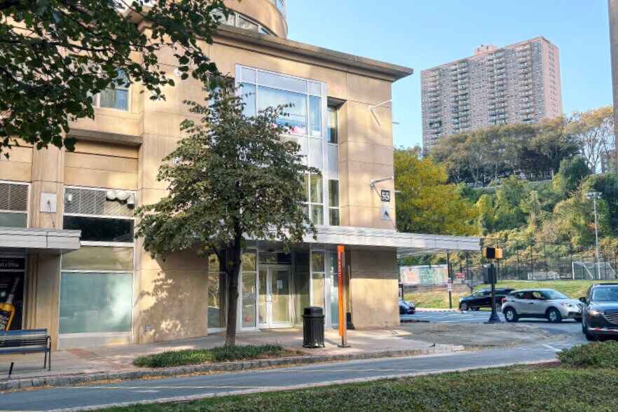 More Photos Of 55 Riverwalk Pl, West New York Apartments For Lease