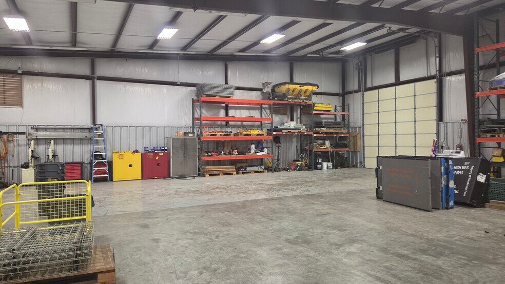 More Photos Of 15 Cooperative Way, Wright City Industrial For Lease