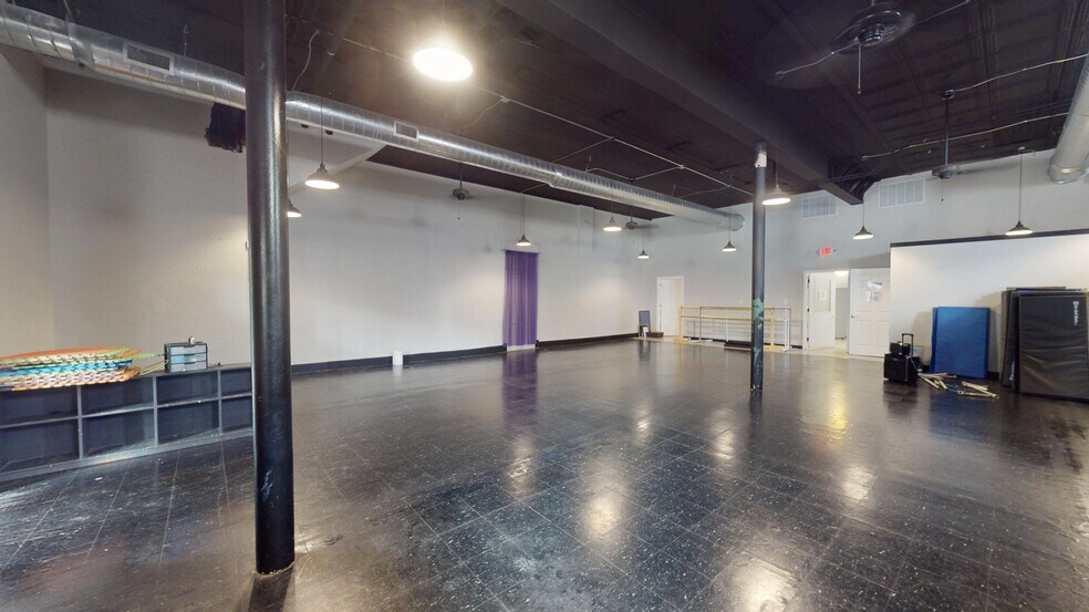 More Photos Of 215 W College Ave, Greenville Storefront Retail Office For Lease