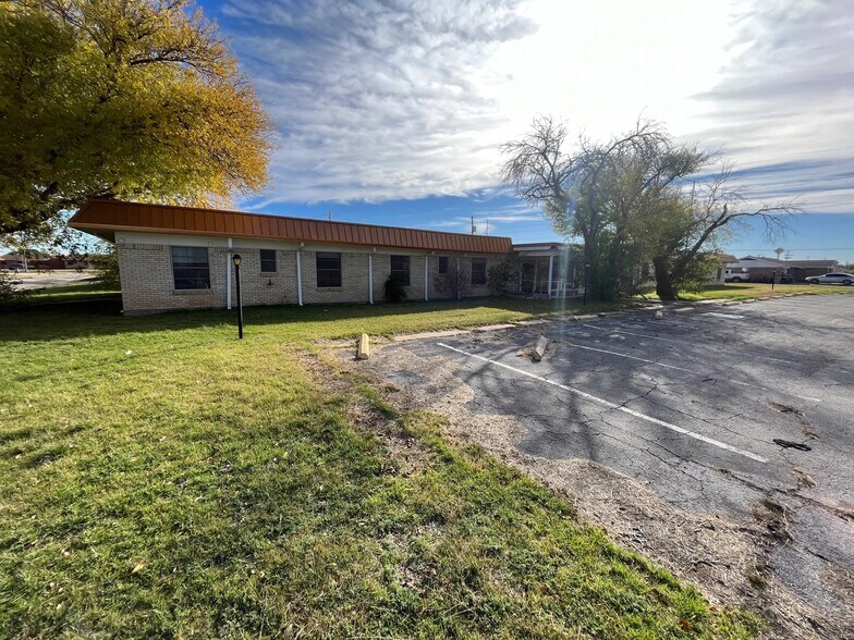 More Photos Of 125 Avenue J, Anson Skilled Nursing Facility For Sale