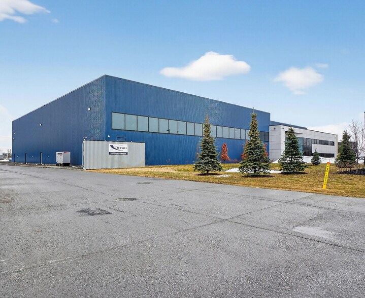 More Photos Of 165 Rue Bélanger, Châteauguay Distribution For Sale