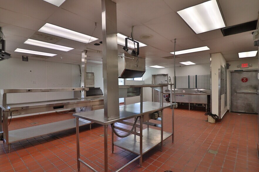 More Photos Of 1902 Mountain View Dr, Cody Fast Food For Sale
