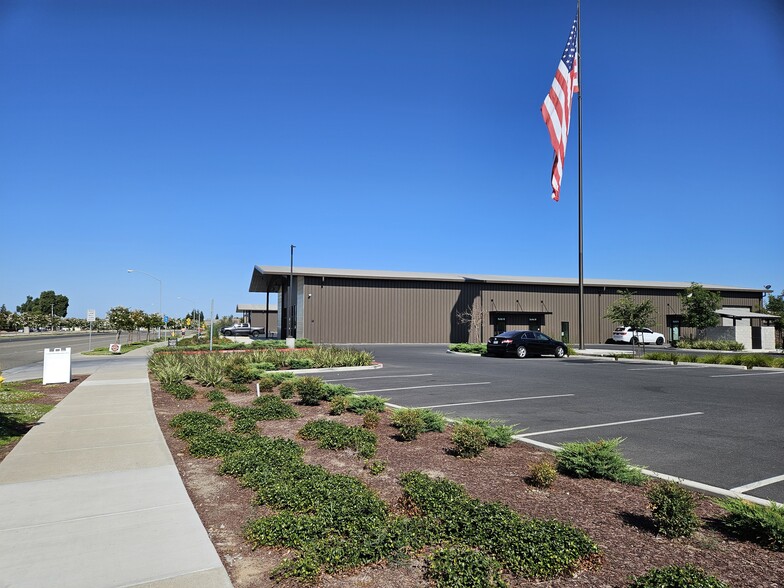 More Photos Of Doak Blvd, Ripon Warehouse For Lease