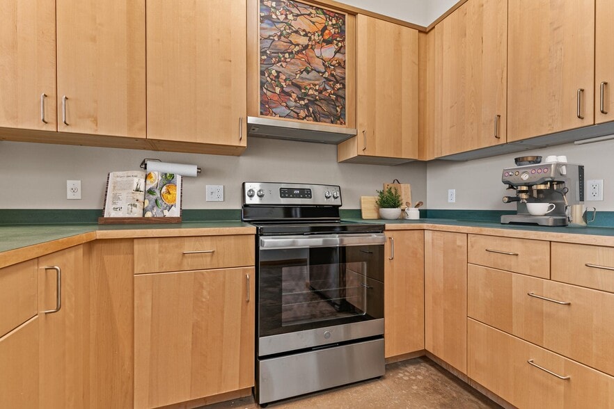 More Photos Of 2205 Ashland Street Unit 210, Ashland Storefront Retail Office For Sale