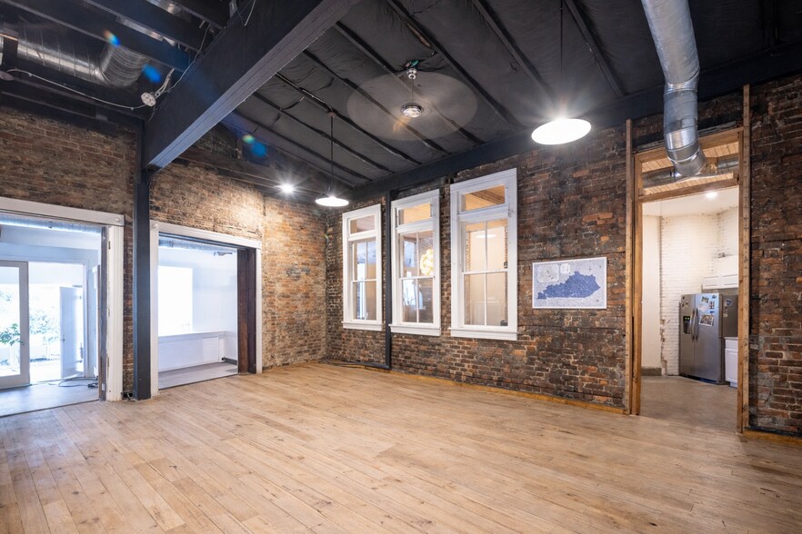 More Photos Of 333 E Short St, Lexington Office For Lease