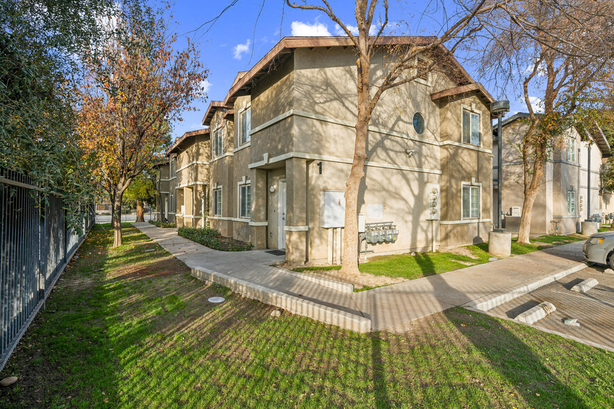 Primary Photo Of 331 Pacheco Rd, Bakersfield Apartments For Sale