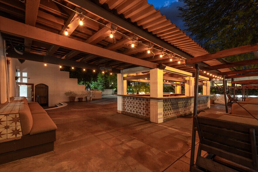 More Photos Of 369 N Palm Canyon Dr, Palm Springs Restaurant For Sale