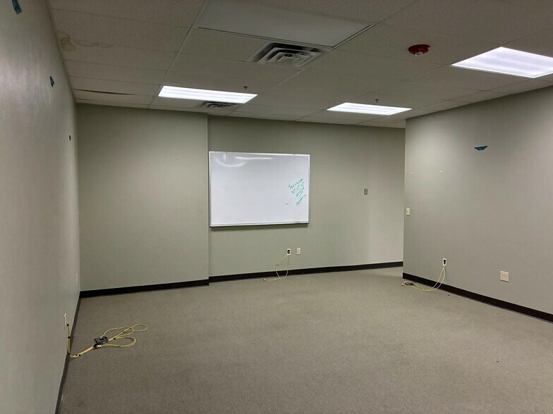 More Photos Of 9210 S Western Ave, Oklahoma City Office For Lease