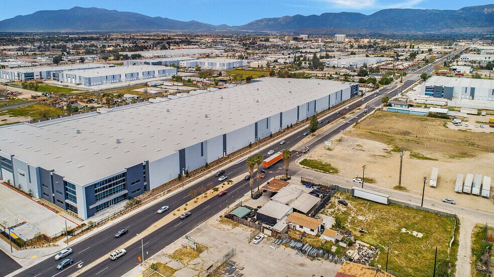 More Photos Of 9501 Waterman Ave, San Bernardino Land For Lease