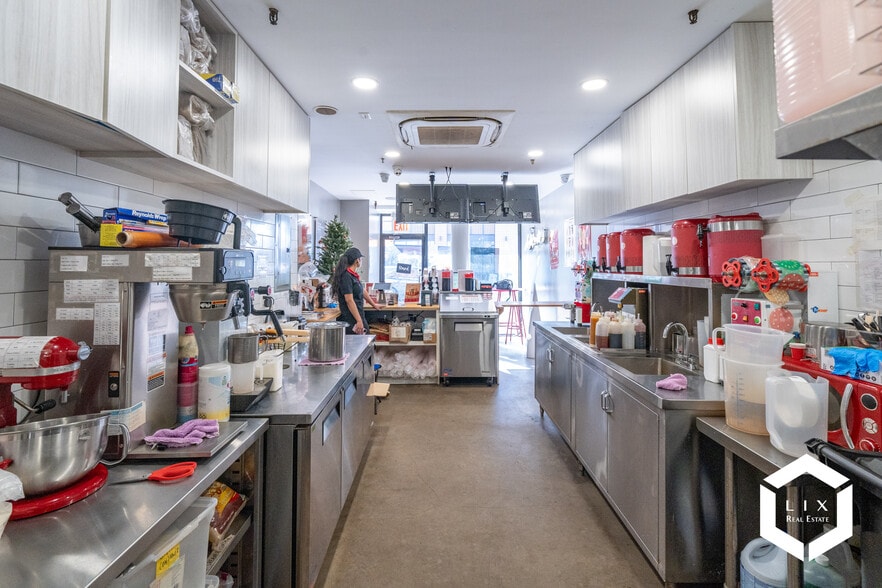 More Photos Of 313 9th St, Brooklyn General Retail For Lease