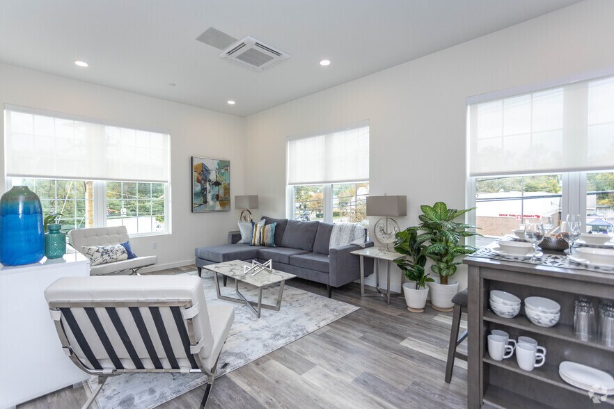 More Photos Of 1000 New York Ave, Huntington Station Apartments For Lease