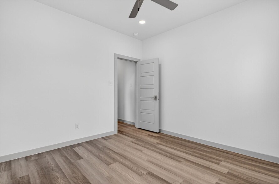 More Photos Of 3133 Cockrell Ave, Fort Worth Apartments For Sale