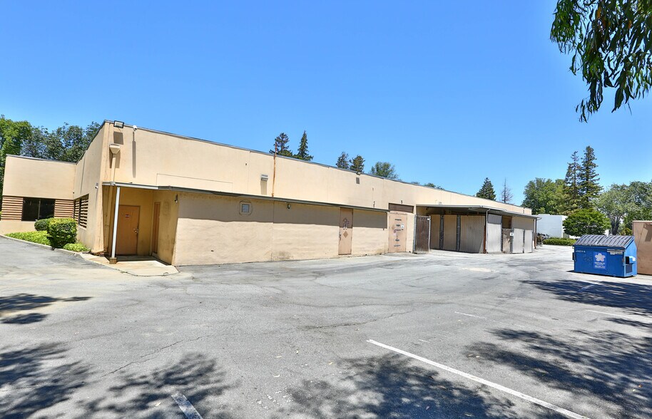More Photos Of 118-122 Charcot Ave, San Jose Flex For Lease